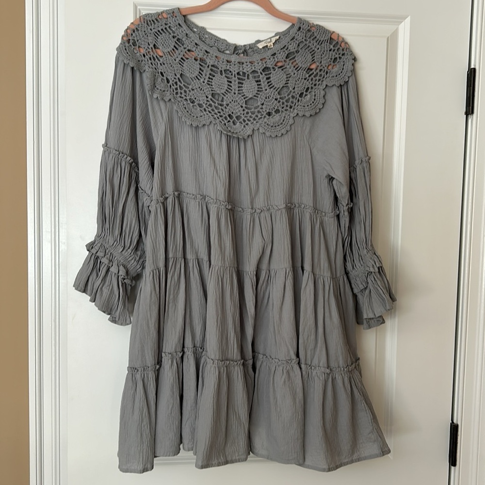NWOT Beautiful women’s EASEL dress - Picture 3 of 16